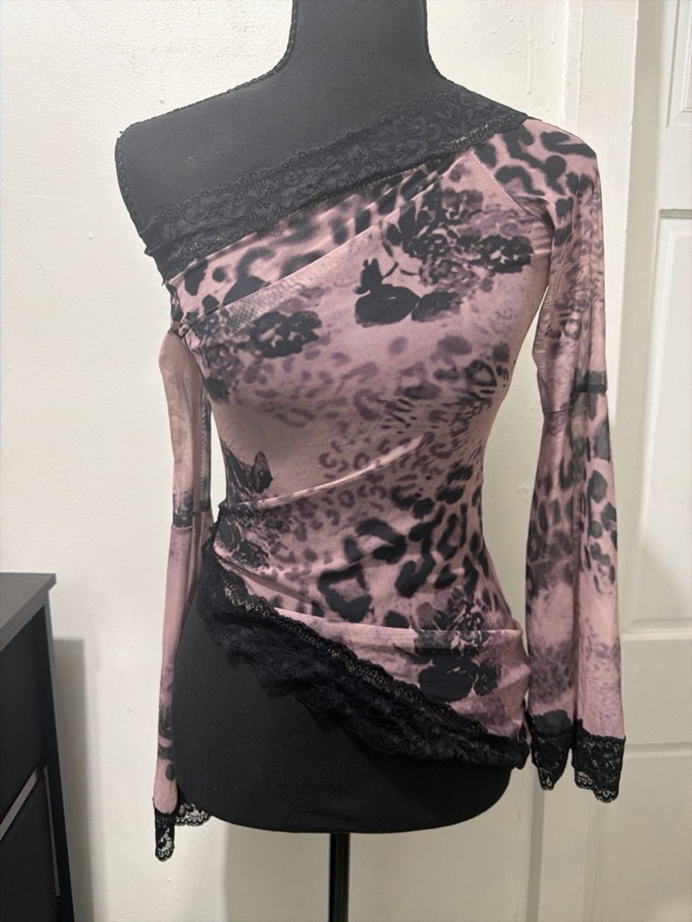 Sheer Off-Shoulder Leopard & Floral Mesh Top - Dusty Pink & Black - Picture 2 of 3